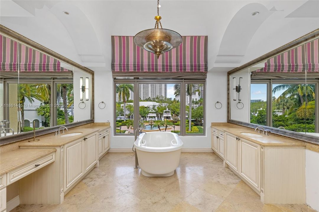 For Sale: $4,850,000 (4 beds, 3 baths, 5628 Square Feet)