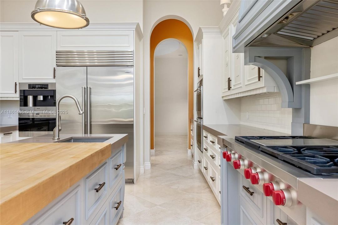 For Sale: $4,850,000 (4 beds, 3 baths, 5628 Square Feet)