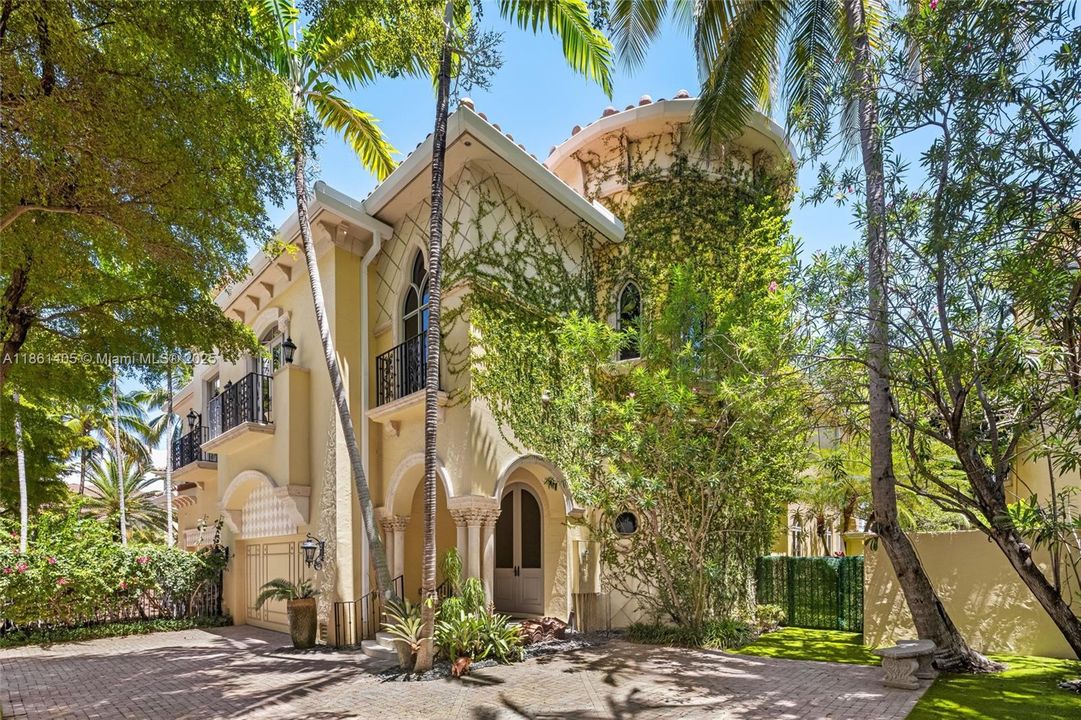 For Sale: $4,850,000 (4 beds, 3 baths, 5628 Square Feet)