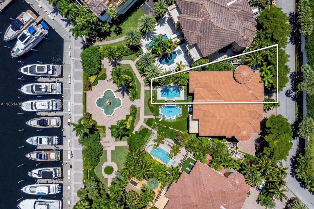 For Sale: $4,850,000 (4 beds, 3 baths, 5628 Square Feet)