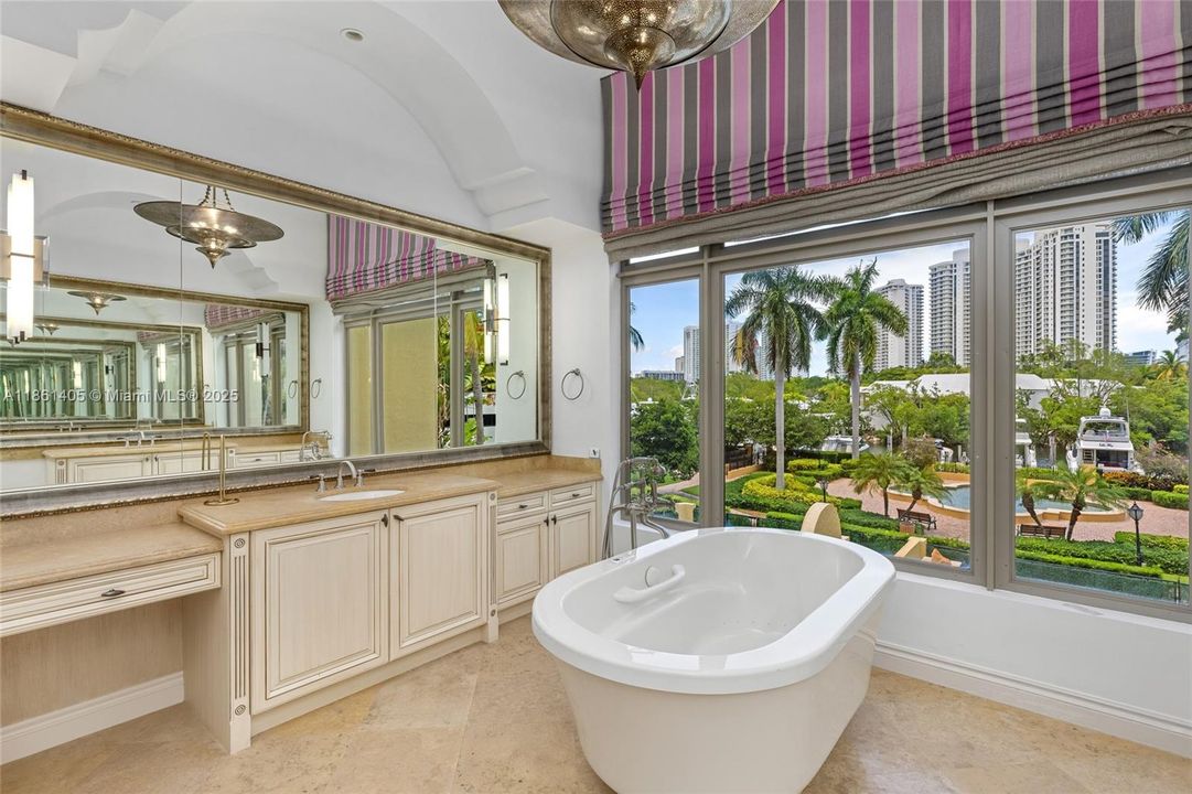 For Sale: $4,850,000 (4 beds, 3 baths, 5628 Square Feet)