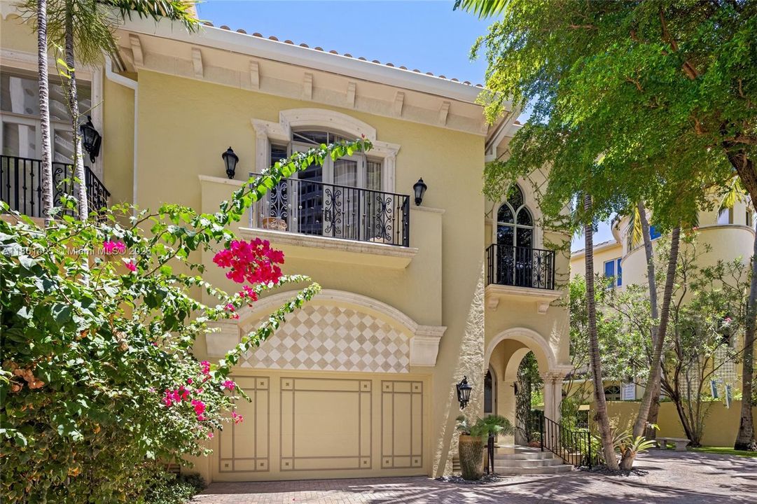 For Sale: $4,850,000 (4 beds, 3 baths, 5628 Square Feet)