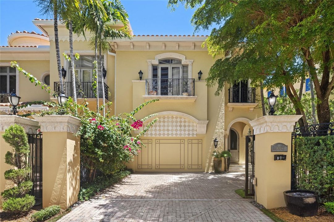 For Sale: $4,850,000 (4 beds, 3 baths, 5628 Square Feet)