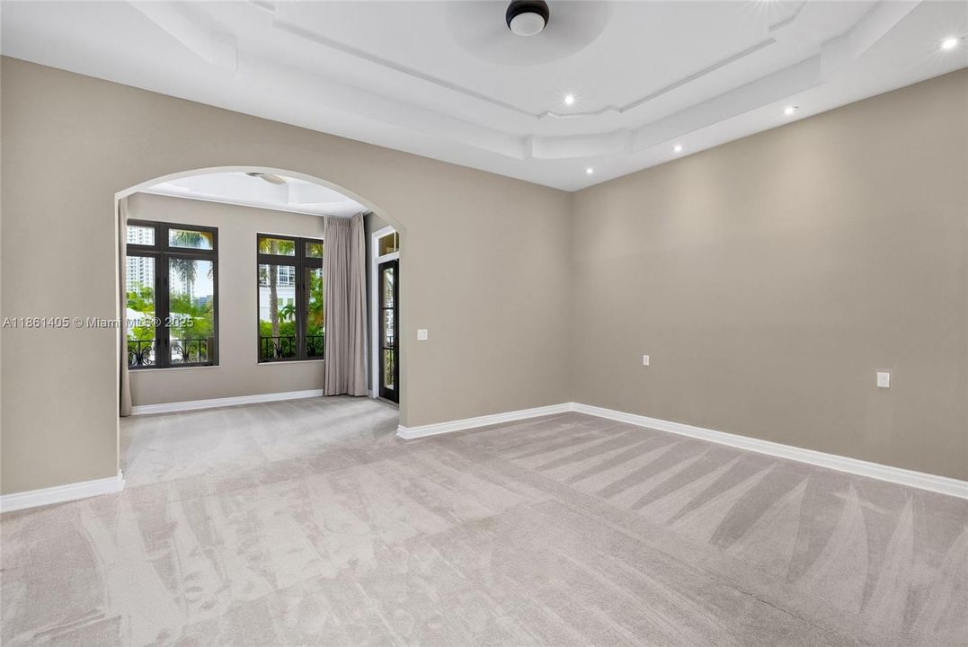 For Sale: $4,850,000 (4 beds, 3 baths, 5628 Square Feet)