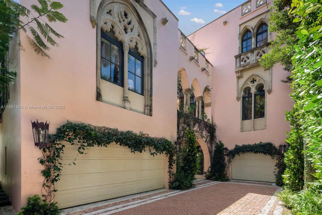 En Venta: $24,000,000 (5 camas, 5 baños, 12863 Pies cuadrados)