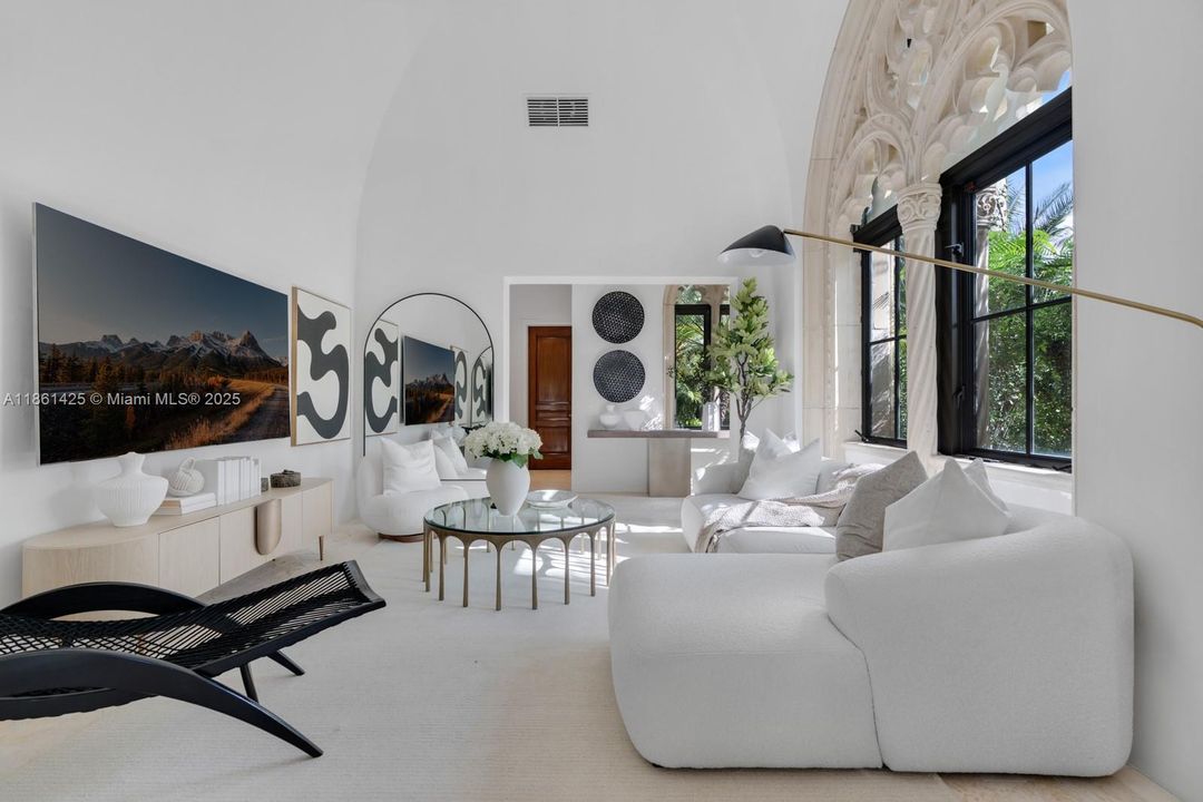 En Venta: $24,000,000 (5 camas, 5 baños, 12863 Pies cuadrados)