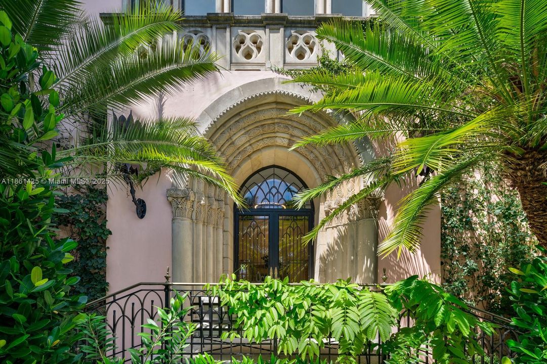 En Venta: $24,000,000 (5 camas, 5 baños, 12863 Pies cuadrados)