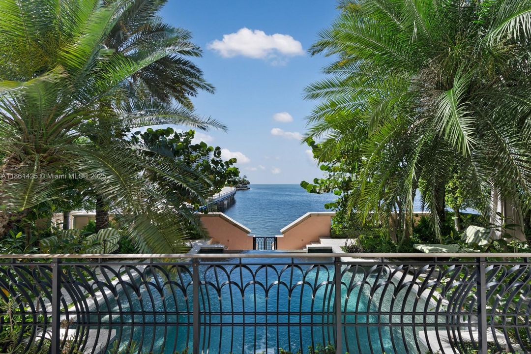 En Venta: $24,000,000 (5 camas, 5 baños, 12863 Pies cuadrados)