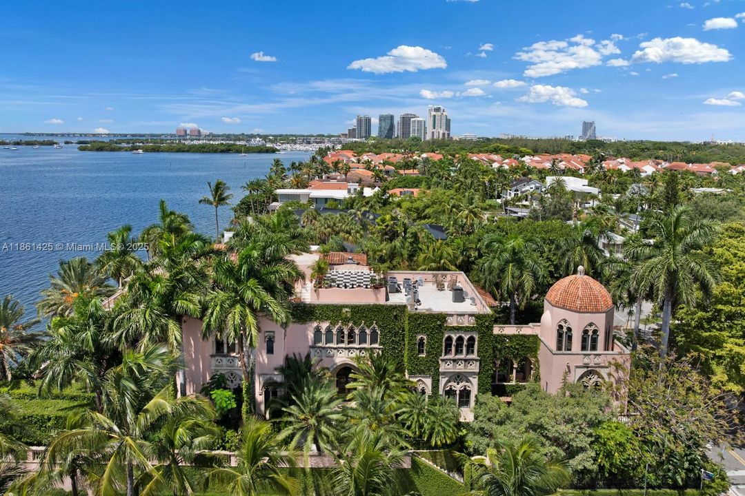 En Venta: $24,000,000 (5 camas, 5 baños, 12863 Pies cuadrados)