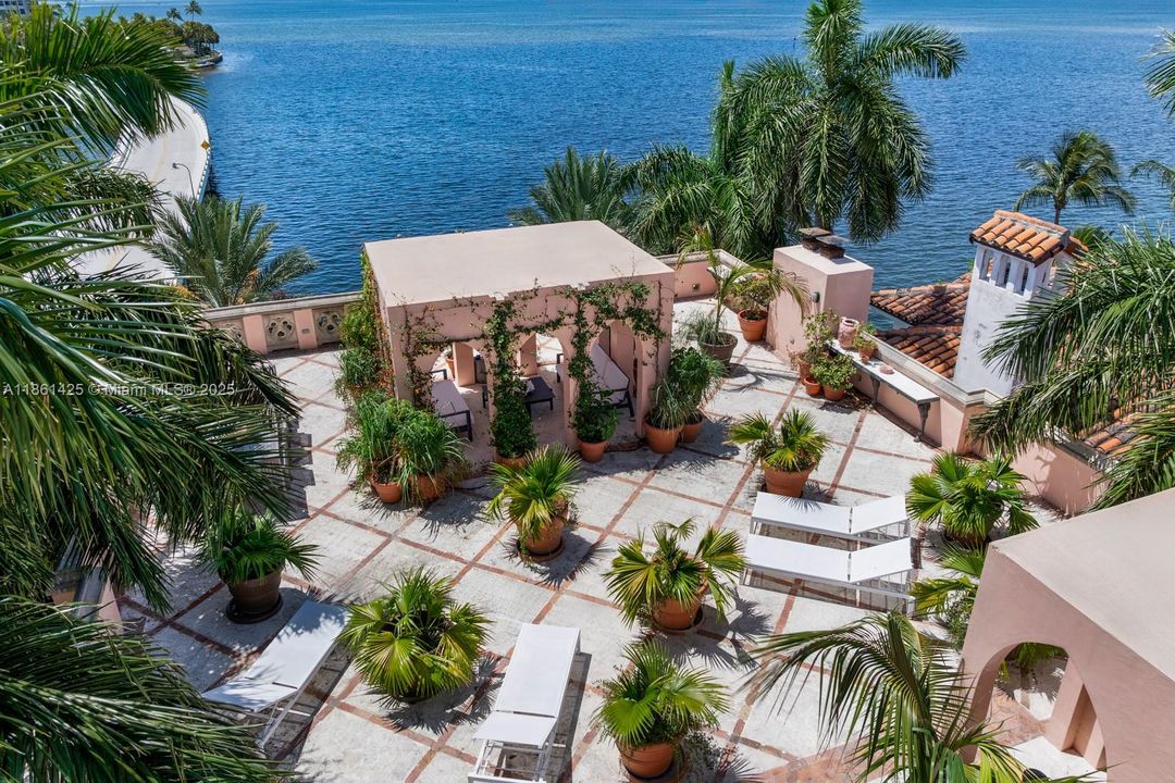 En Venta: $24,000,000 (5 camas, 5 baños, 12863 Pies cuadrados)