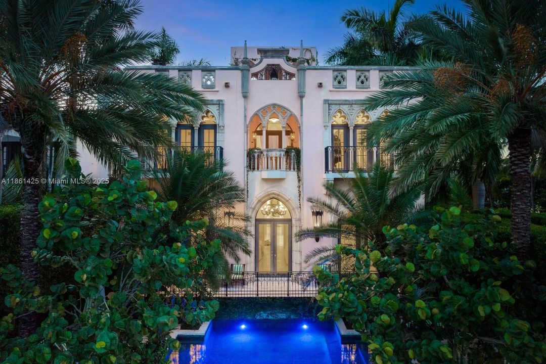 En Venta: $24,000,000 (5 camas, 5 baños, 12863 Pies cuadrados)