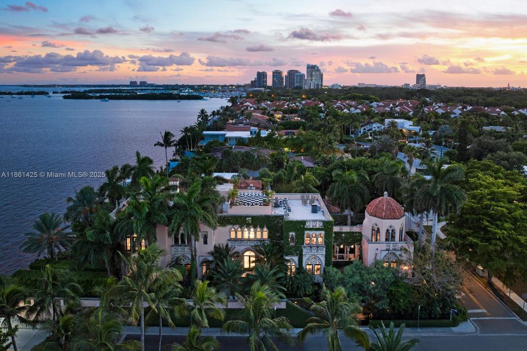 En Venta: $24,000,000 (5 camas, 5 baños, 12863 Pies cuadrados)