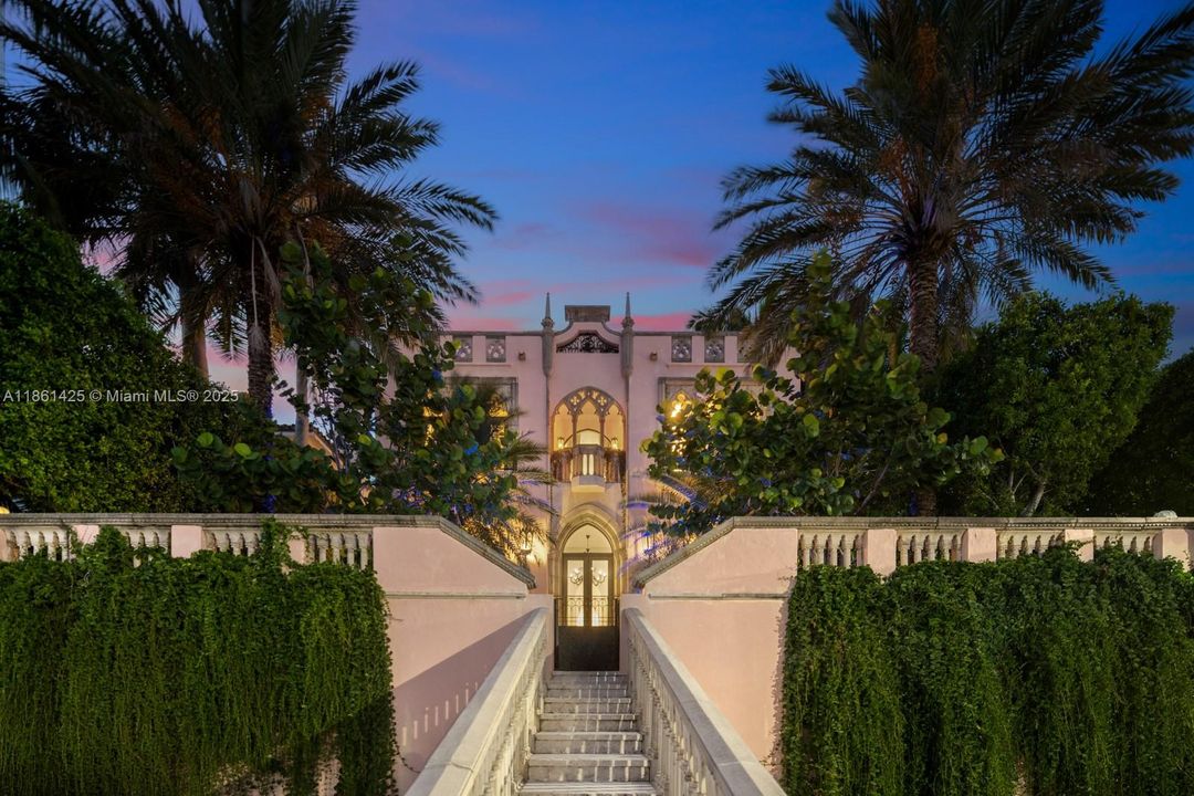 En Venta: $24,000,000 (5 camas, 5 baños, 12863 Pies cuadrados)