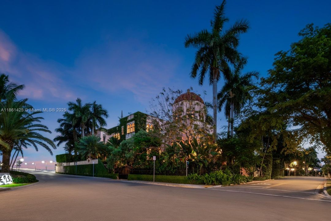 En Venta: $24,000,000 (5 camas, 5 baños, 12863 Pies cuadrados)