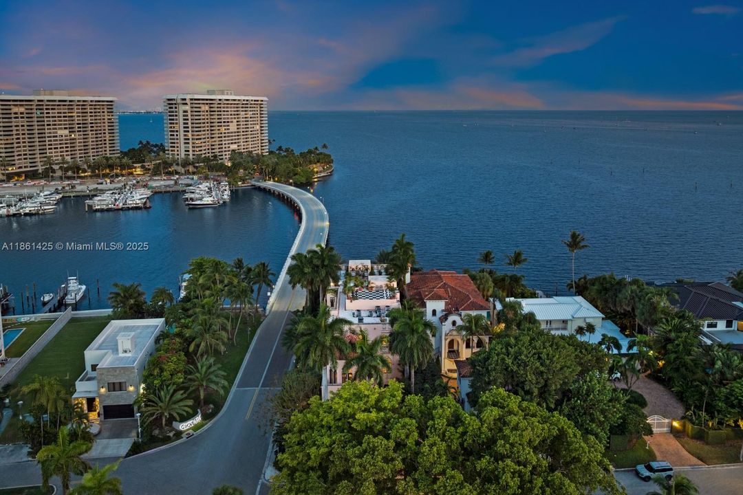 En Venta: $24,000,000 (5 camas, 5 baños, 12863 Pies cuadrados)