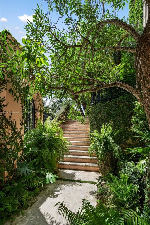 En Venta: $24,000,000 (5 camas, 5 baños, 12863 Pies cuadrados)