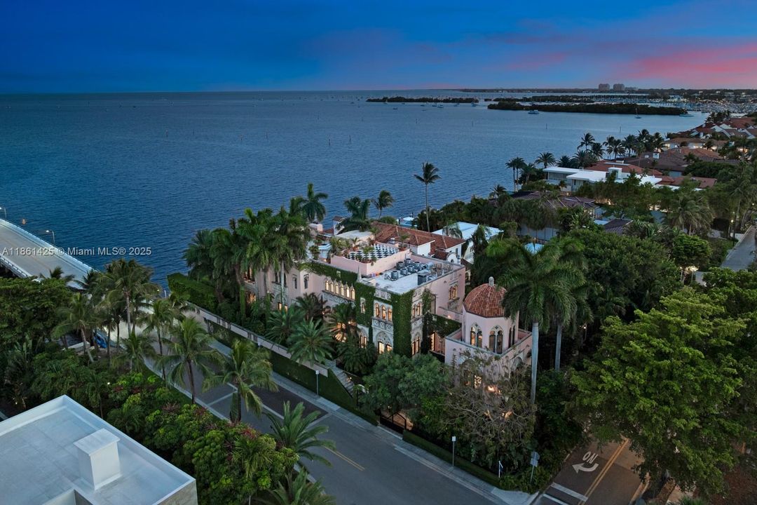 En Venta: $24,000,000 (5 camas, 5 baños, 12863 Pies cuadrados)