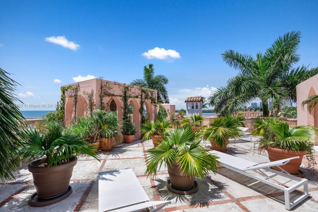 En Venta: $24,000,000 (5 camas, 5 baños, 12863 Pies cuadrados)