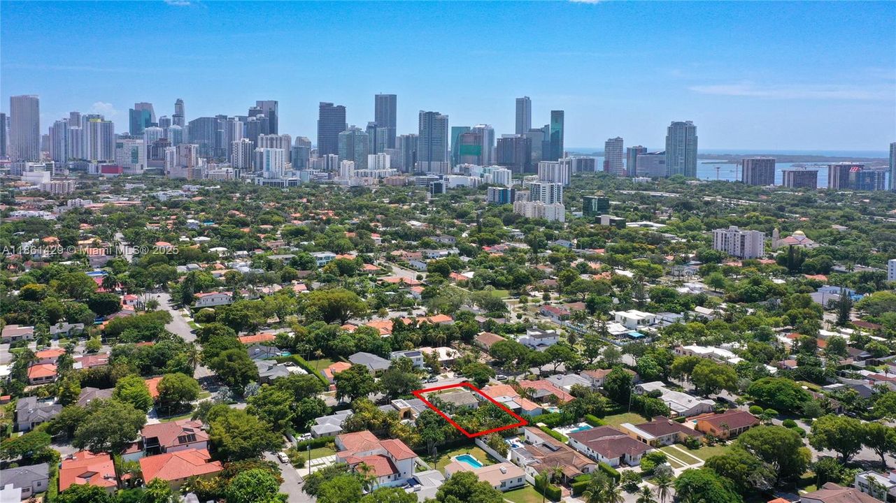 Activo con contrato: $1,400,000 (3 camas, 1 baños, 1708 Pies cuadrados)