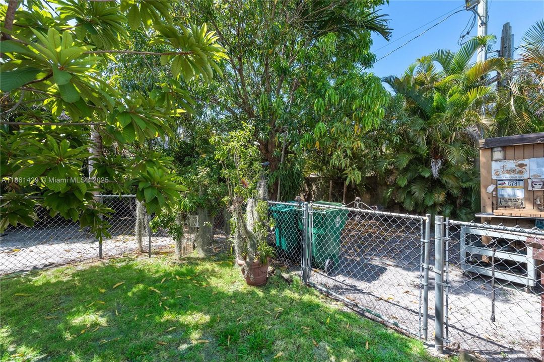 Activo con contrato: $1,400,000 (3 camas, 1 baños, 1708 Pies cuadrados)