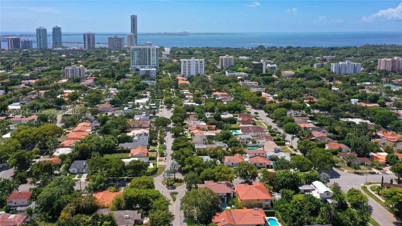 Activo con contrato: $1,400,000 (3 camas, 1 baños, 1708 Pies cuadrados)