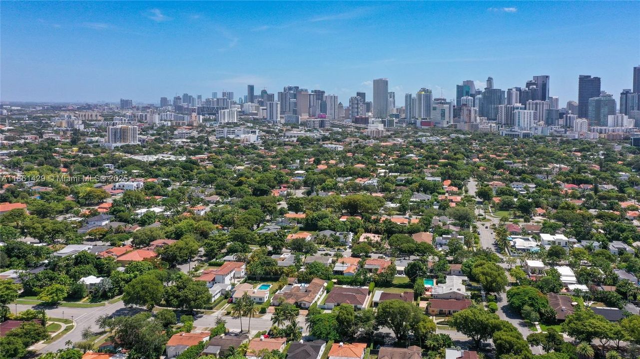 Activo con contrato: $1,400,000 (3 camas, 1 baños, 1708 Pies cuadrados)