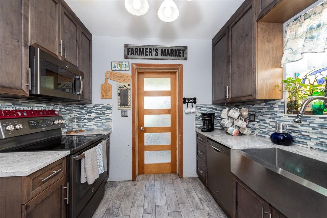 Activo con contrato: $1,400,000 (3 camas, 1 baños, 1708 Pies cuadrados)