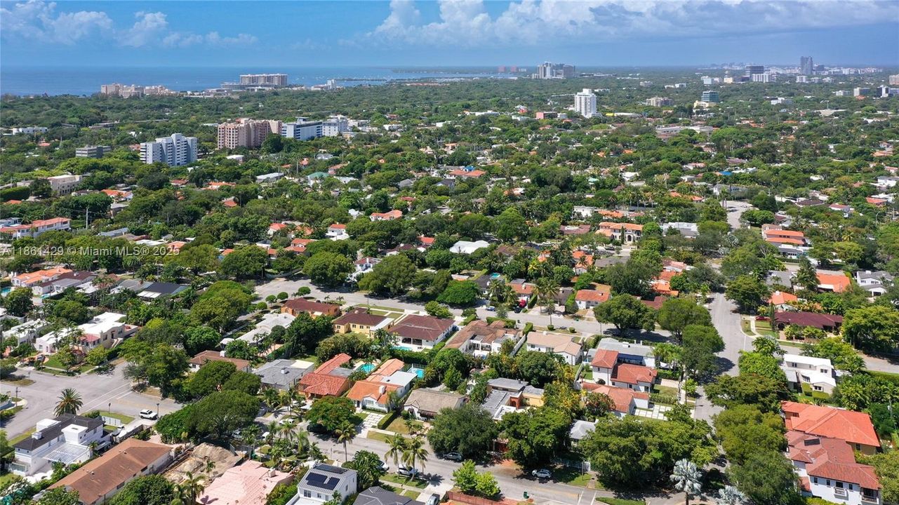 Activo con contrato: $1,400,000 (3 camas, 1 baños, 1708 Pies cuadrados)