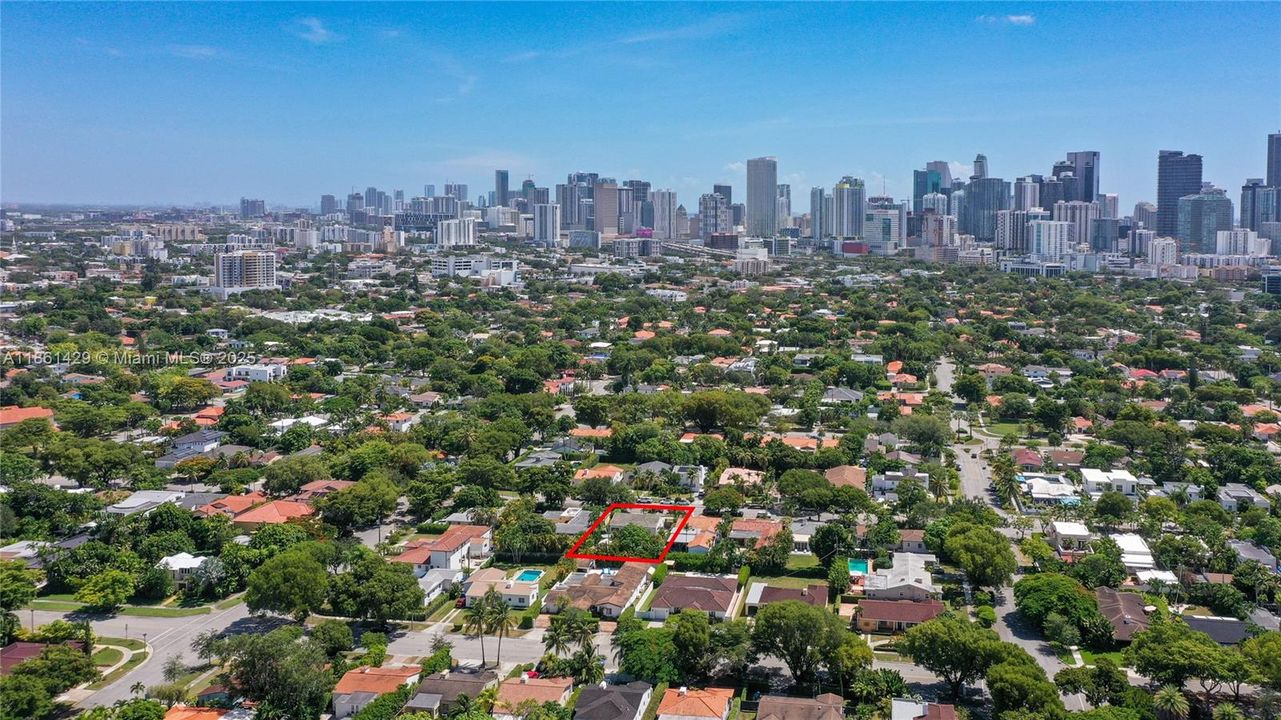 Activo con contrato: $1,400,000 (3 camas, 1 baños, 1708 Pies cuadrados)