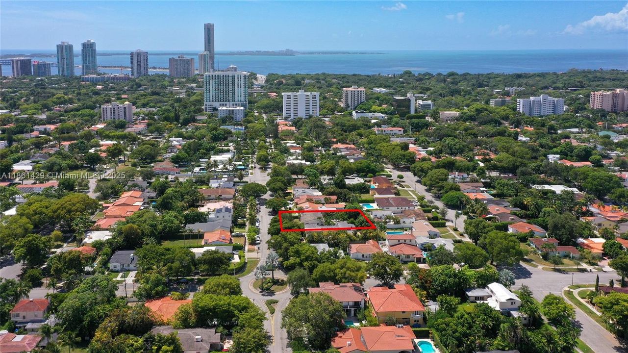 Activo con contrato: $1,400,000 (3 camas, 1 baños, 1708 Pies cuadrados)