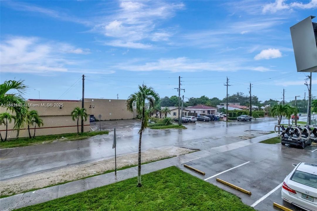 En Venta: $186,500 (1 camas, 1 baños, 697 Pies cuadrados)