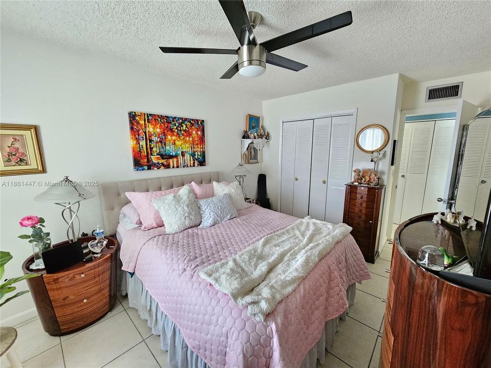 En Venta: $186,500 (1 camas, 1 baños, 697 Pies cuadrados)