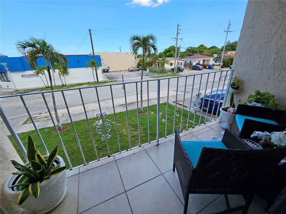 En Venta: $186,500 (1 camas, 1 baños, 697 Pies cuadrados)