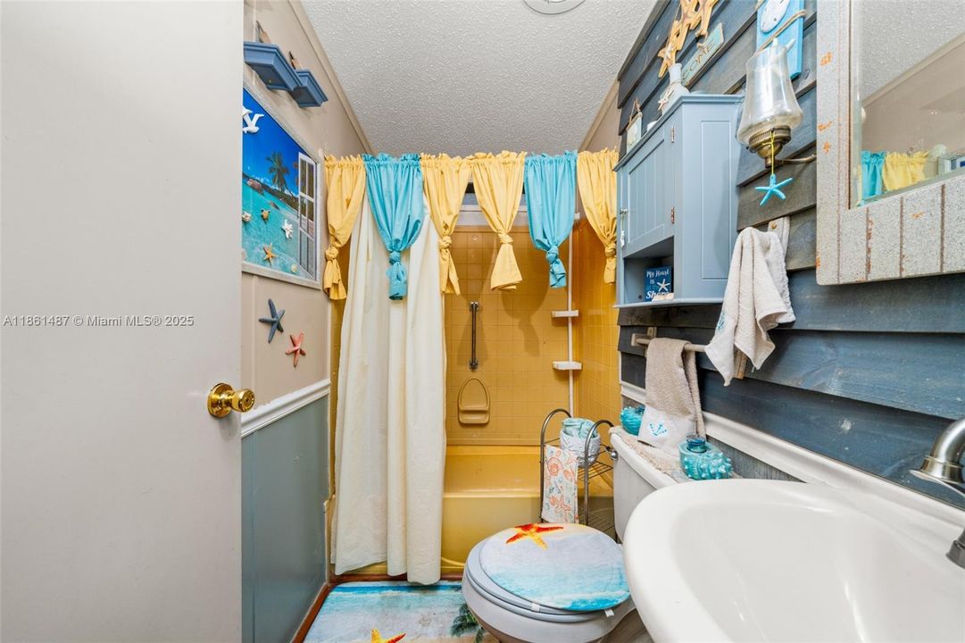 Недавно продано: $69,900 (2 спален, 1 ванн, 840 Квадратных фут)