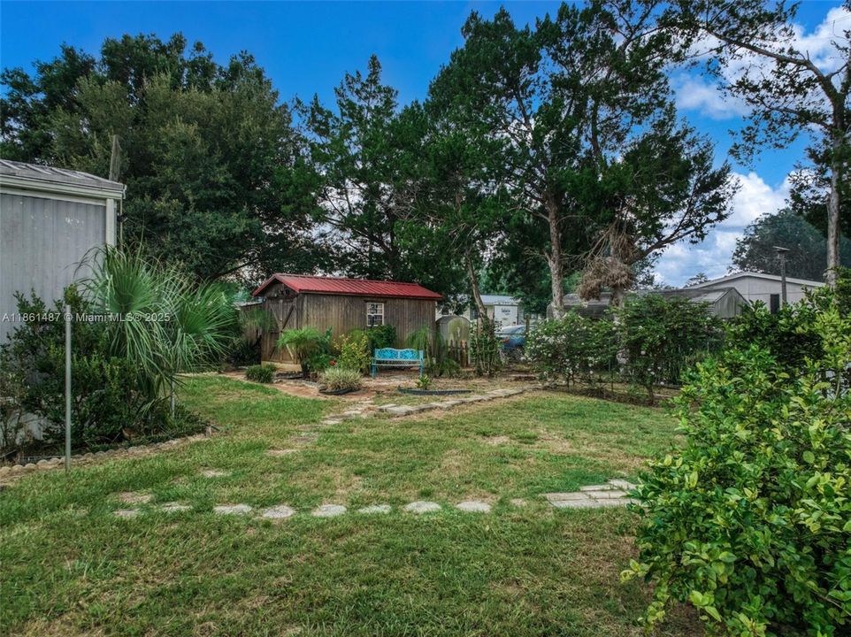 Недавно продано: $69,900 (2 спален, 1 ванн, 840 Квадратных фут)