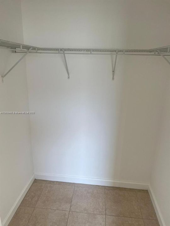 Active With Contract: $2,000 (3 beds, 2 baths, 1076 Square Feet)