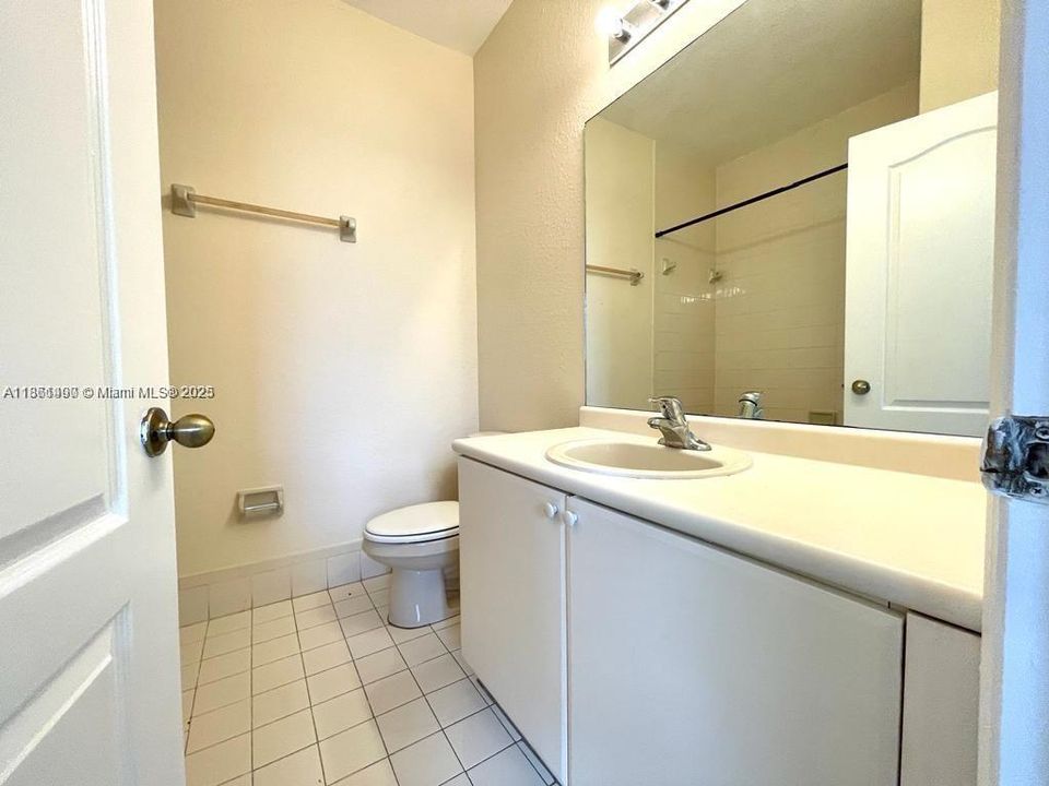 Active With Contract: $2,000 (3 beds, 2 baths, 1076 Square Feet)