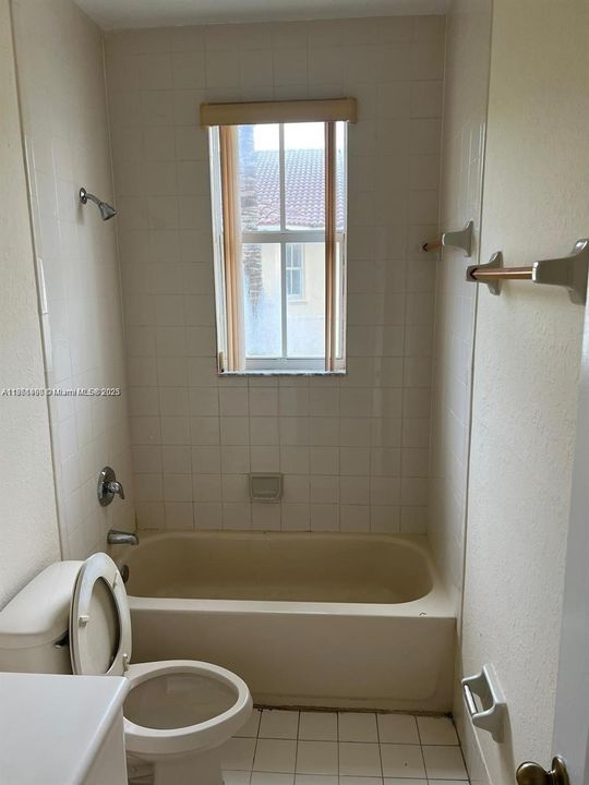 Active With Contract: $2,000 (3 beds, 2 baths, 1076 Square Feet)