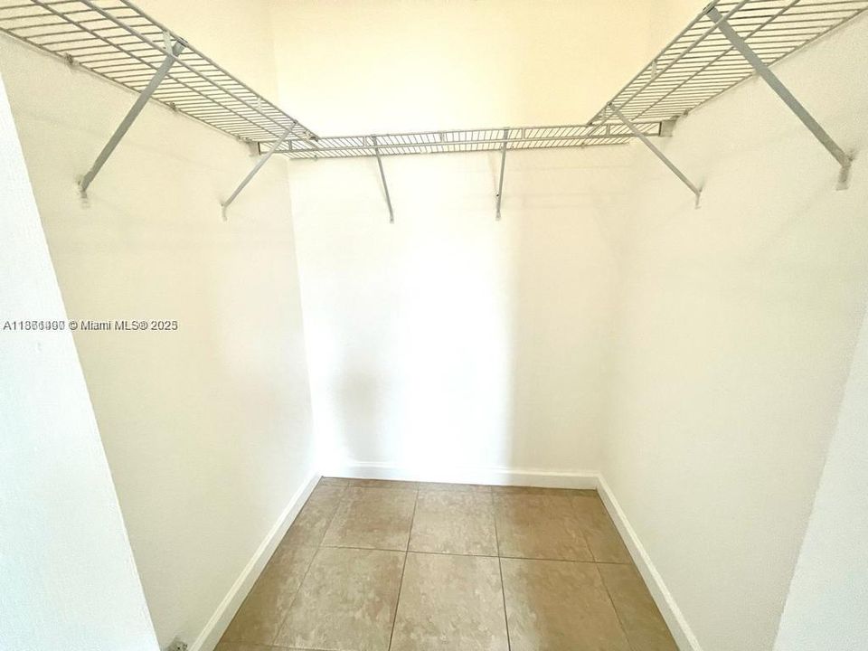 Active With Contract: $2,000 (3 beds, 2 baths, 1076 Square Feet)