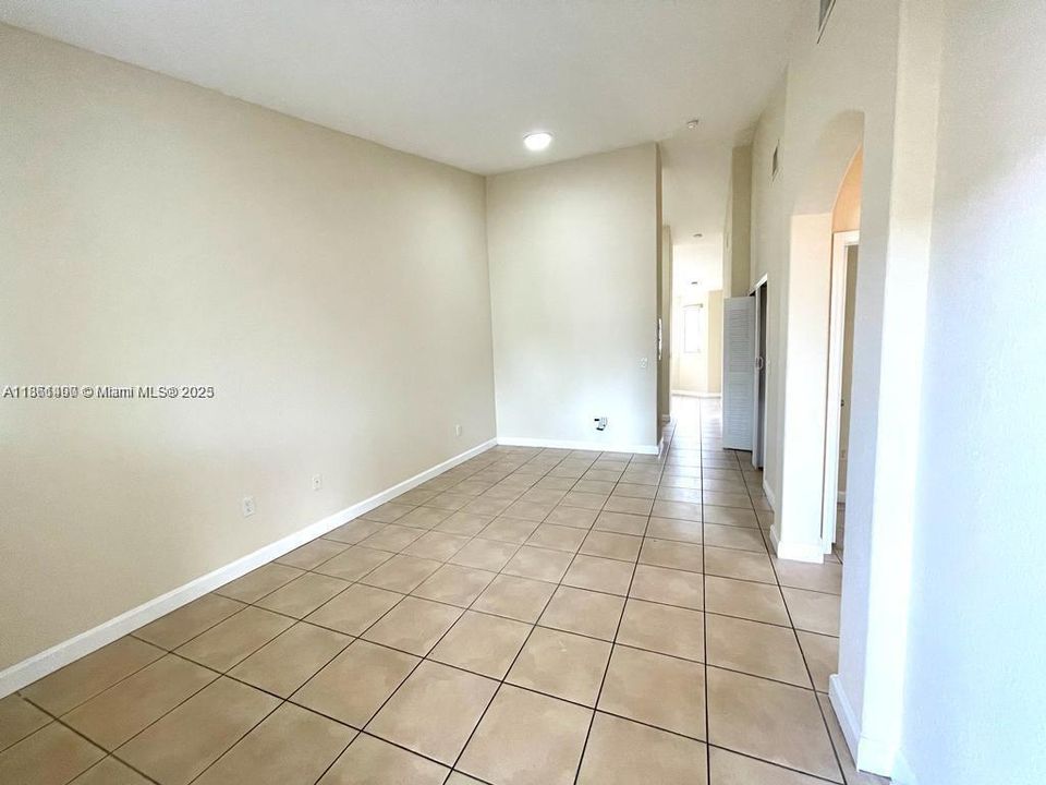 Active With Contract: $2,000 (3 beds, 2 baths, 1076 Square Feet)