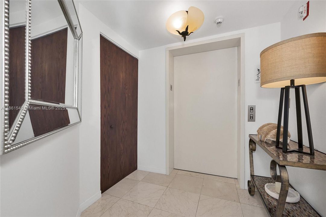 For Sale: $1,070,000 (2 beds, 2 baths, 1500 Square Feet)