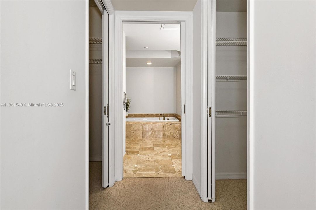 For Sale: $1,070,000 (2 beds, 2 baths, 1500 Square Feet)