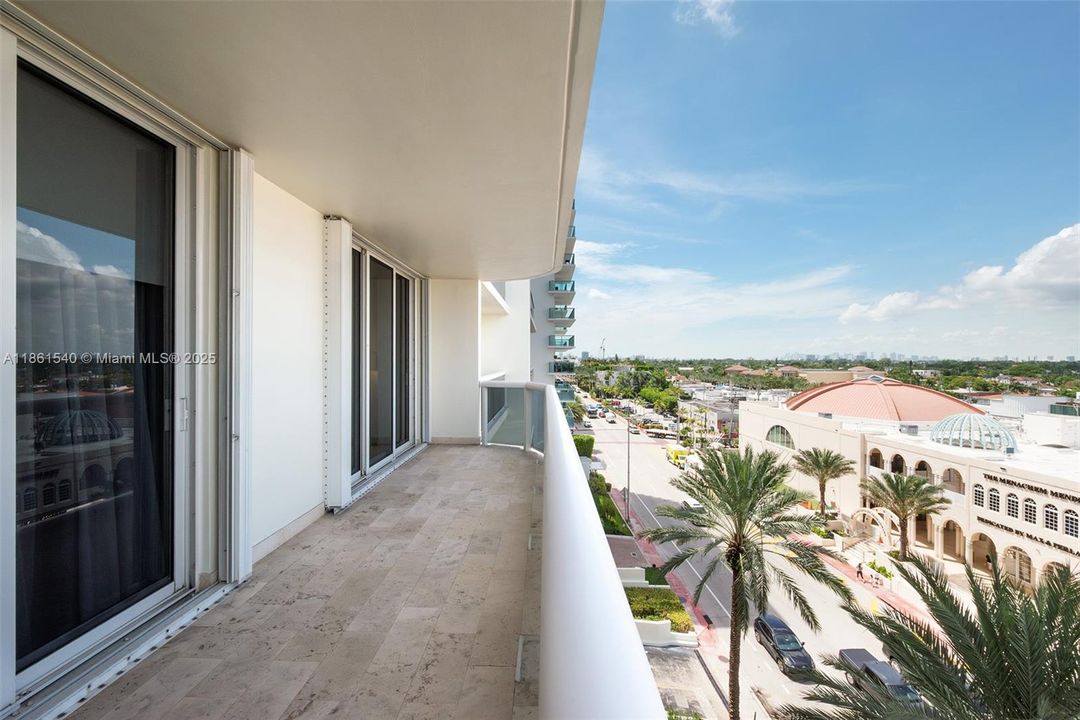 For Sale: $1,070,000 (2 beds, 2 baths, 1500 Square Feet)