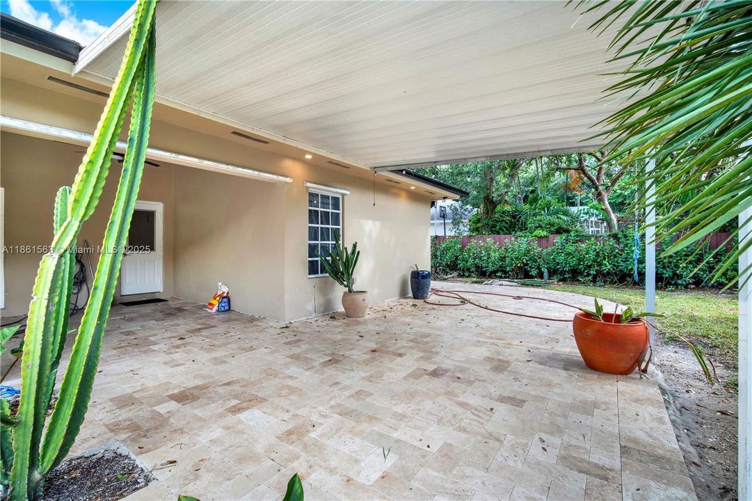 Недавно продано: $825,000 (4 спален, 2 ванн, 3042 Квадратных фут)