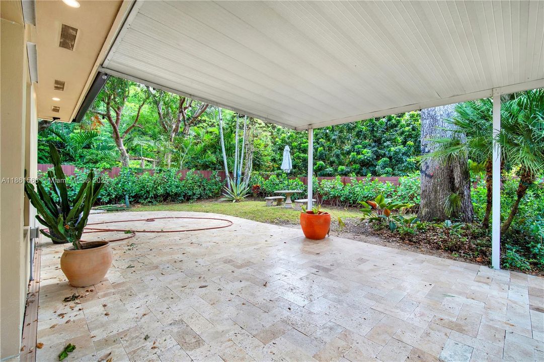 Недавно продано: $825,000 (4 спален, 2 ванн, 3042 Квадратных фут)