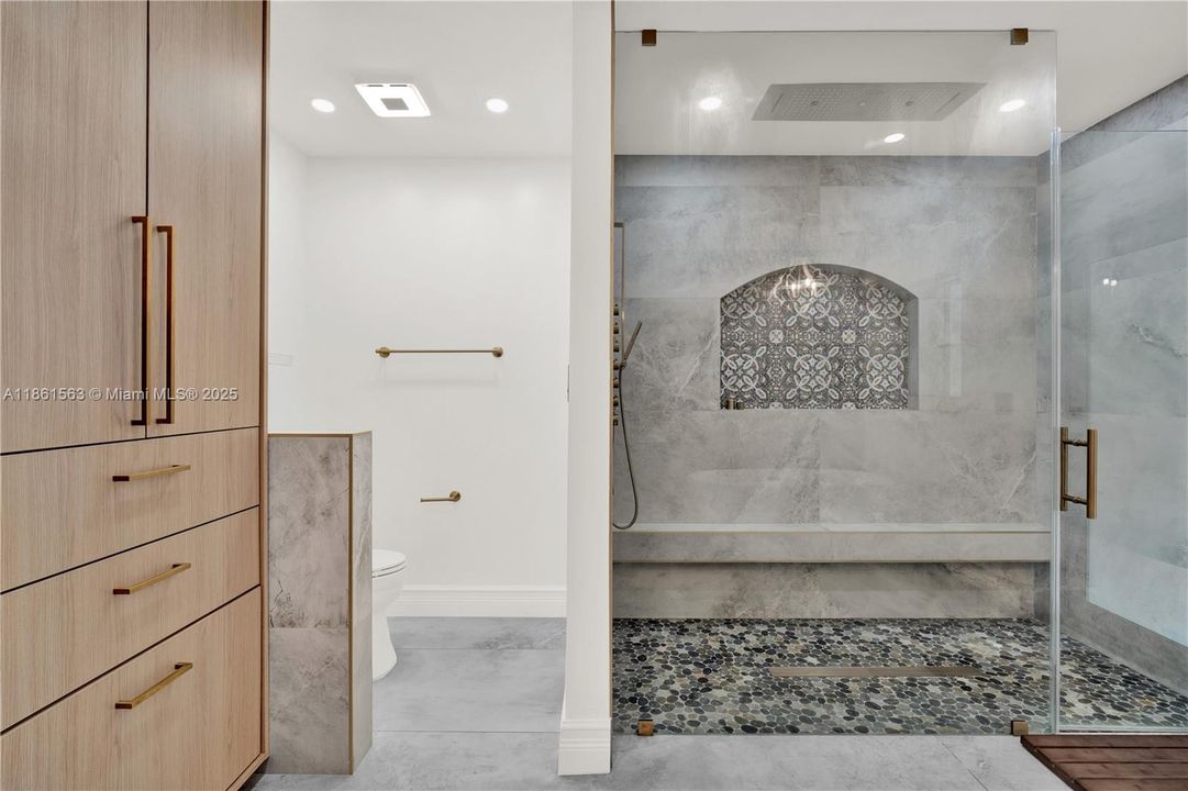 Недавно продано: $825,000 (4 спален, 2 ванн, 3042 Квадратных фут)