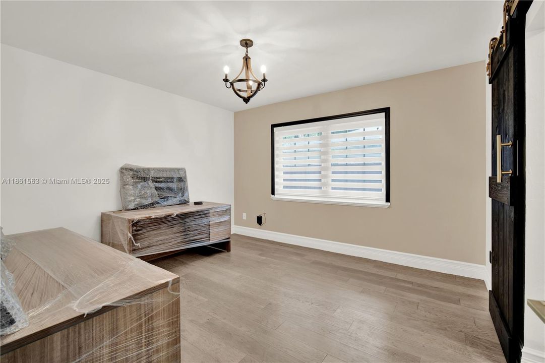 Недавно продано: $825,000 (4 спален, 2 ванн, 3042 Квадратных фут)