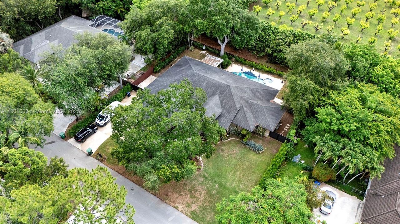 Недавно продано: $825,000 (4 спален, 2 ванн, 3042 Квадратных фут)