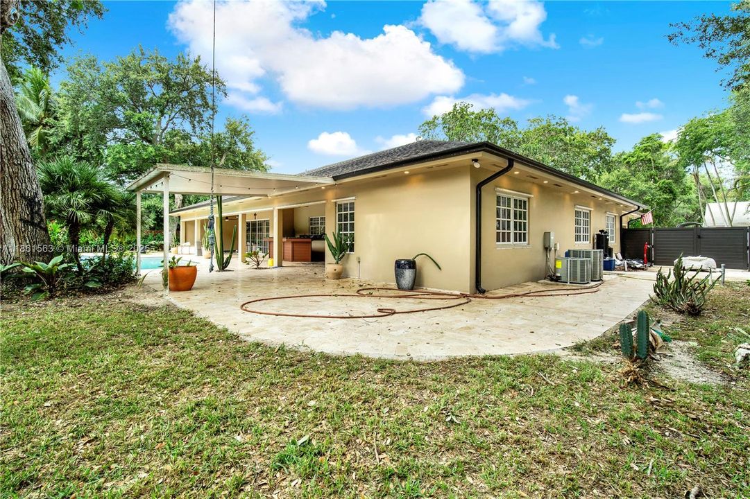 Недавно продано: $825,000 (4 спален, 2 ванн, 3042 Квадратных фут)