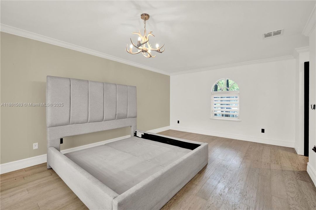 Недавно продано: $825,000 (4 спален, 2 ванн, 3042 Квадратных фут)